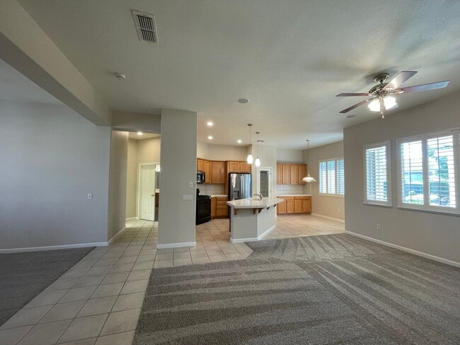 Building Photo - Senior Community for those 55+ Large 2 bedroom, 2 bath with bonus room!  All modern amenities!