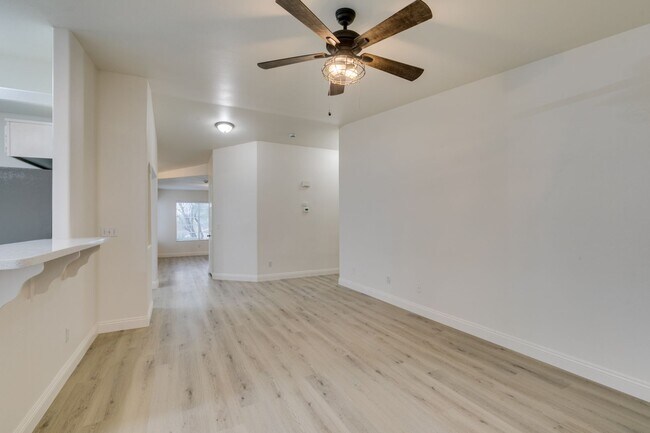 Building Photo - 437 Palegold St