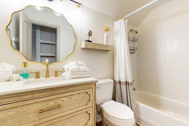 Building Photo - 5111 Keystone Dr