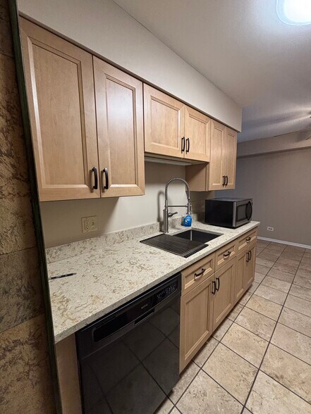 Building Photo - 2632 Pirates Cv