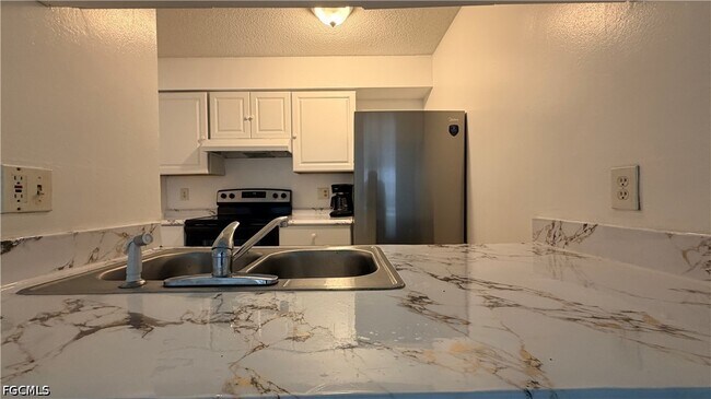 Building Photo - 3407 Winkler Ave