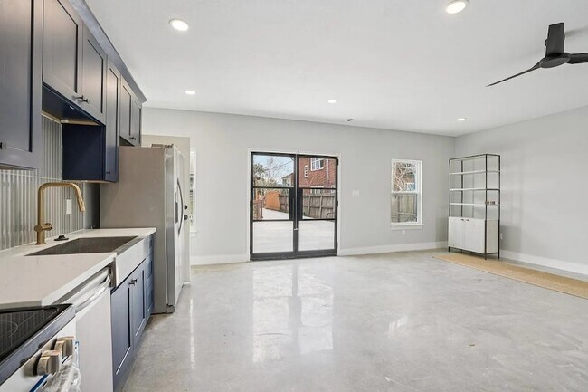 Building Photo - 1410 Elliott St