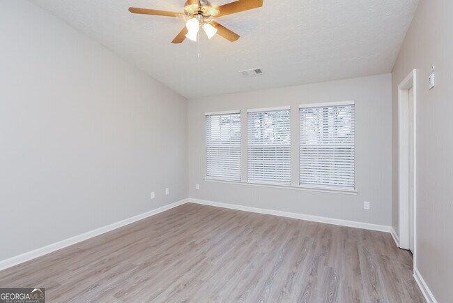 Building Photo - 1374 Ivey Pointe Dr SE