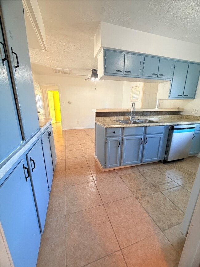 Building Photo - 207 Inwood Ln