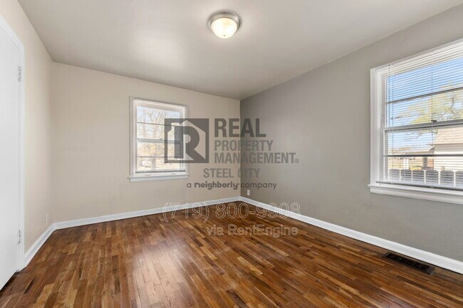 Building Photo - 909 W Evans Ave