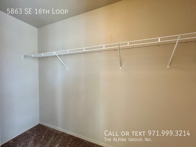 Building Photo - 5863 SE 16th Loop