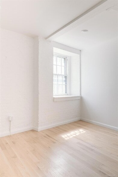 Building Photo - 155 S River St