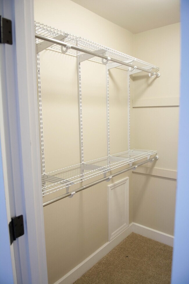 Building Photo - 1051 Chinoe Rd