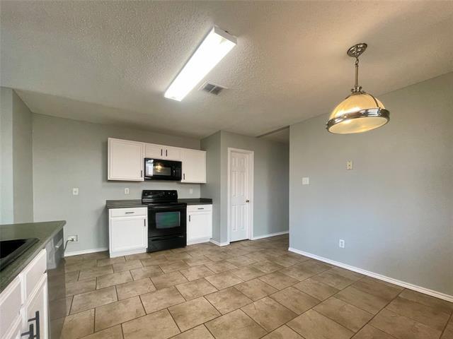 Building Photo - 1712 Silverwood Ln