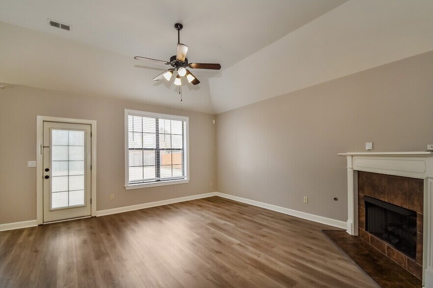 Building Photo - 6010 Abigail Bluffs Cove