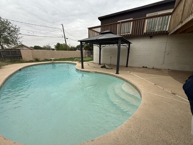 Building Photo - 1300 W Ohio Ave