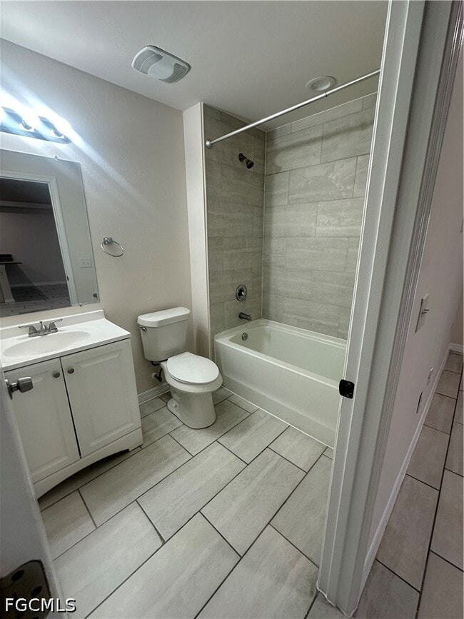 Building Photo - 3305 SW 15th Pl