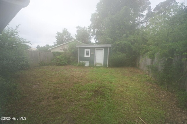 Building Photo - 200 N Willow Ln