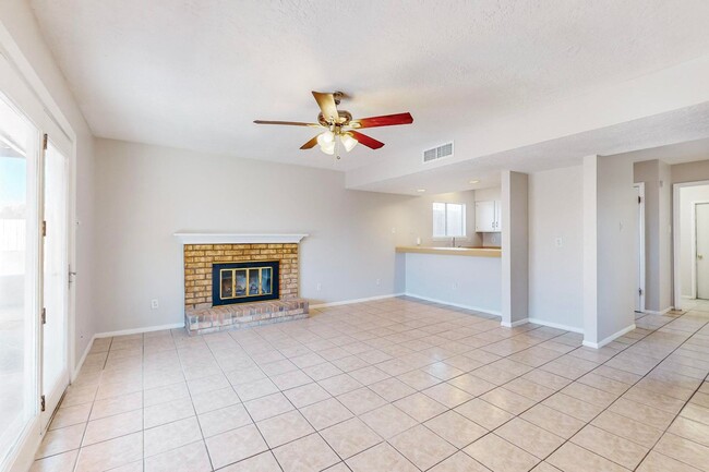 Building Photo - Taylor Ranch 4/BD 2/BA 2/CG