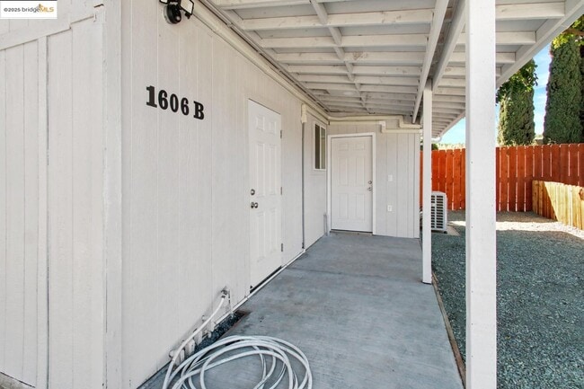 Building Photo - 1606-1618 Viera Ave