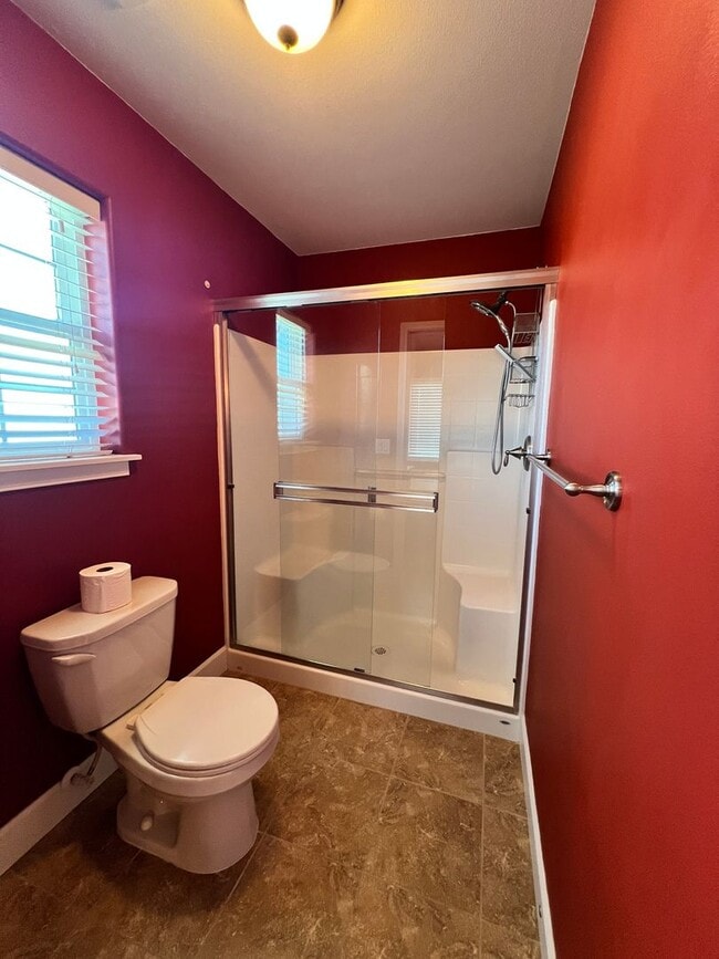 Building Photo - Well Maintained Home in Pelican Point Comm...