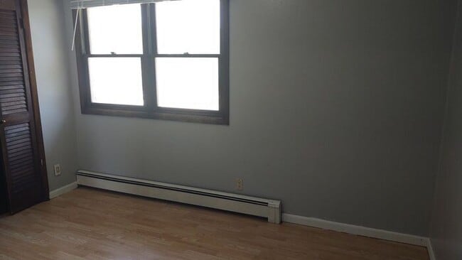 Building Photo - $895 | 1 Bedroom, 1 Bathroom Apartment | Cat Friendly | Available for August 1st, 2026 Move In!