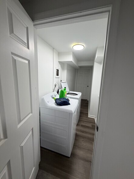 Building Photo - 1305 Ashbourne Dr