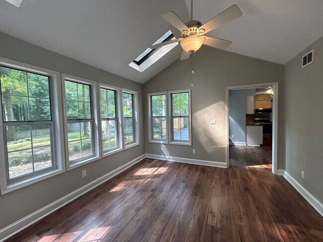 Building Photo - 102 Shawville Ln