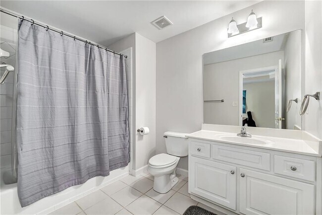 Building Photo - 870 Longstone Landing