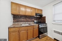 Building Photo - 206 W Parkway Ave