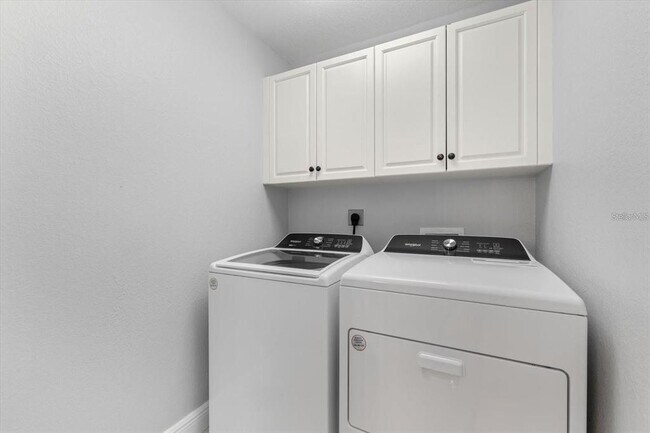 Building Photo - 147 Tampa Ave E