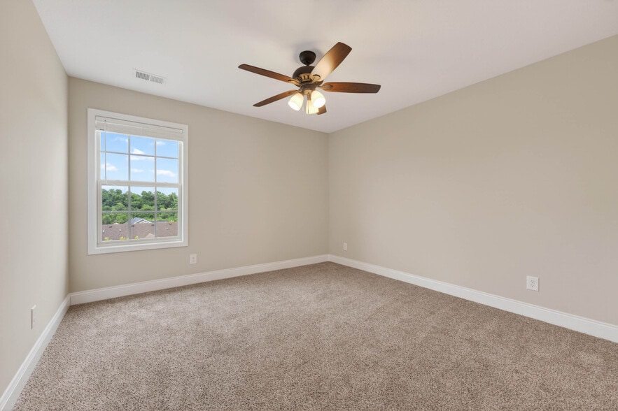 Building Photo - 792 Crestone Ln