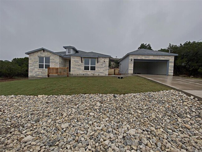 Building Photo - 20915 Oak Dale Dr
