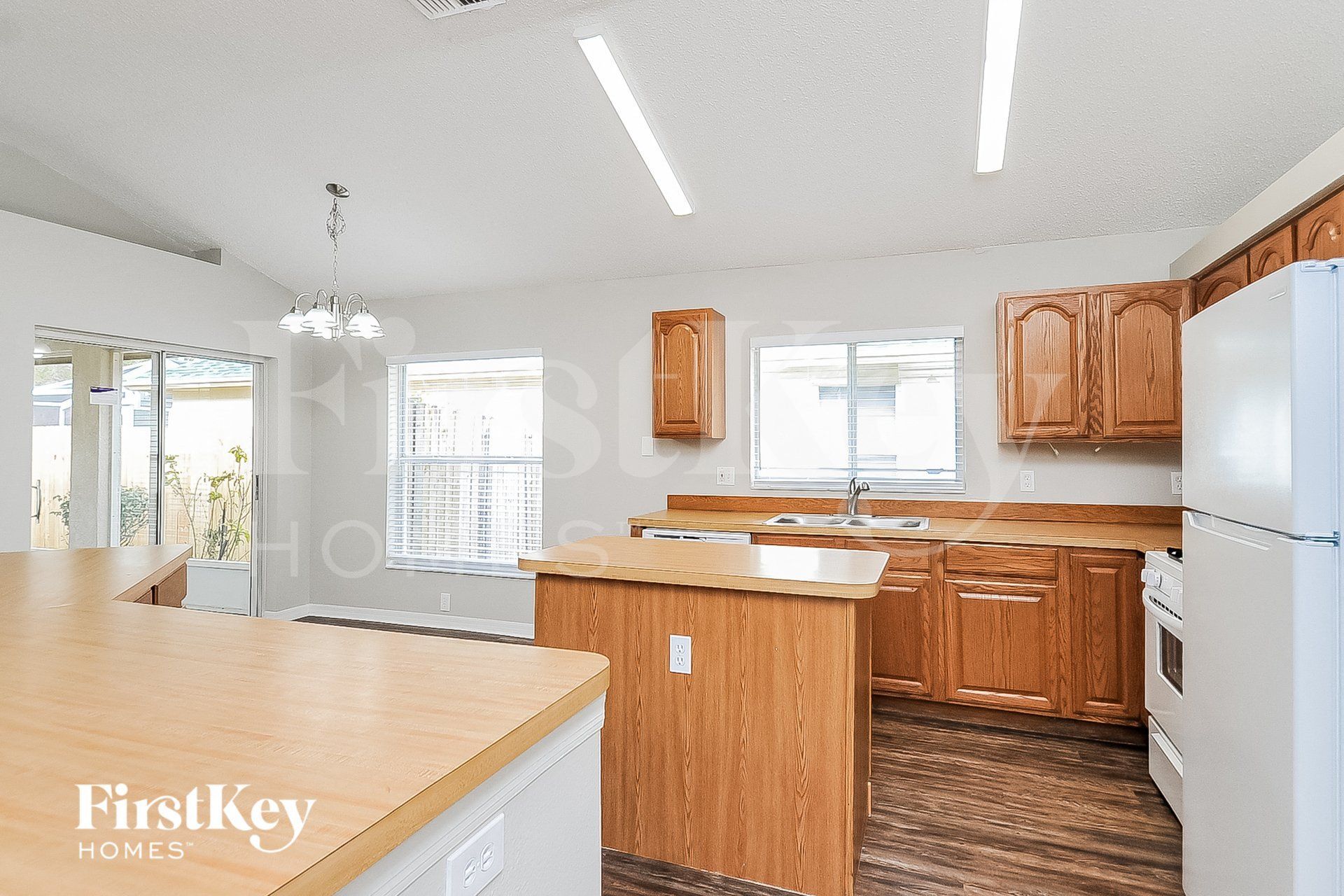 Building Photo - 1405 Compton St