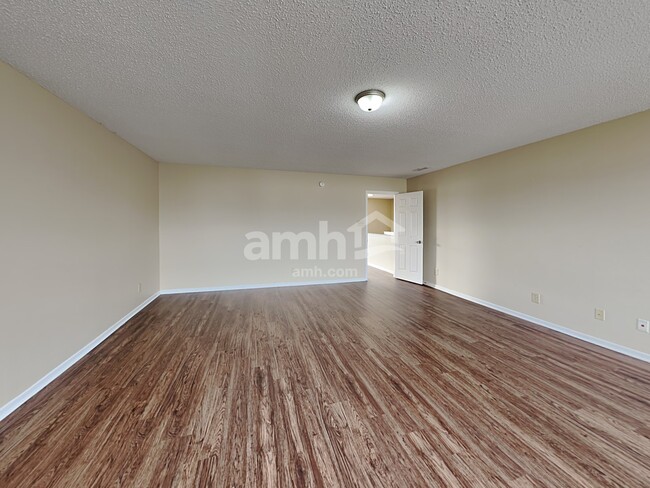 Building Photo - 6850 W Littleton Dr