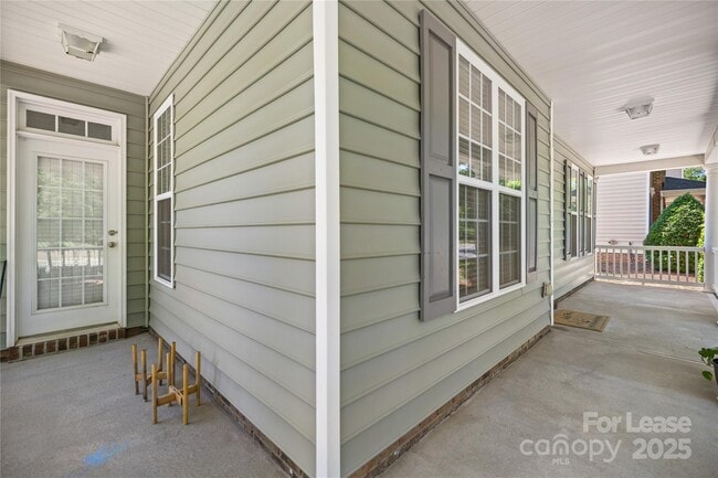 Building Photo - 10732 Alvarado Way