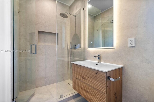 Building Photo - 2015 Country Club Prado