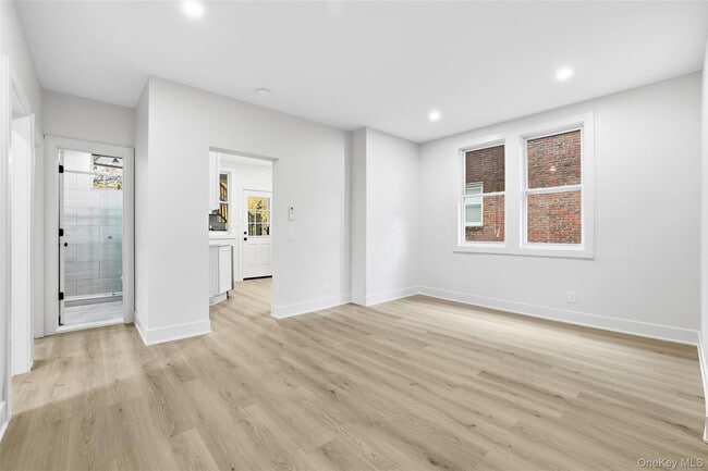 Building Photo - 36 Dunwoodie St