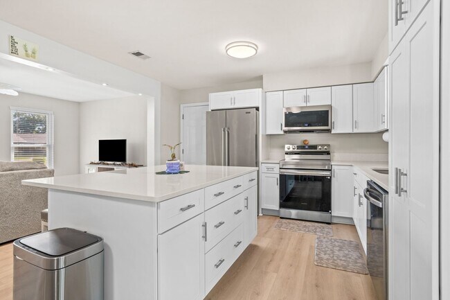 Building Photo - 4570 Yacht Harbor Dr