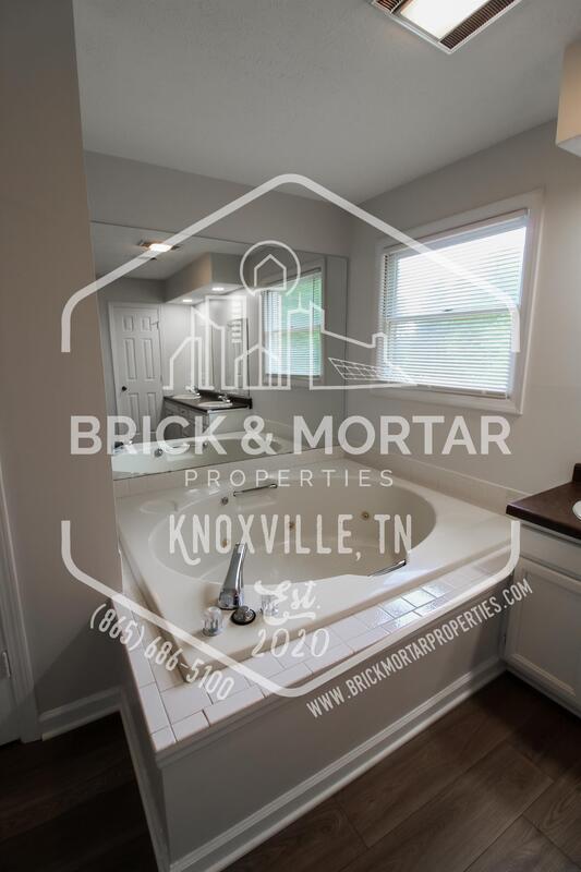 Building Photo - 4045 Heather Ct NW