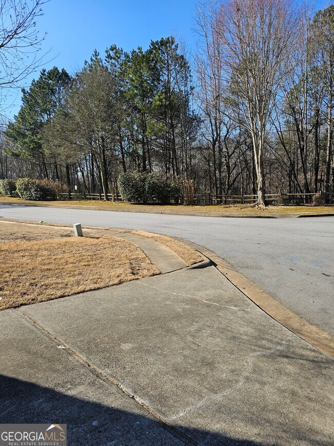 Building Photo - 1529 Sydney Pond Cir NW