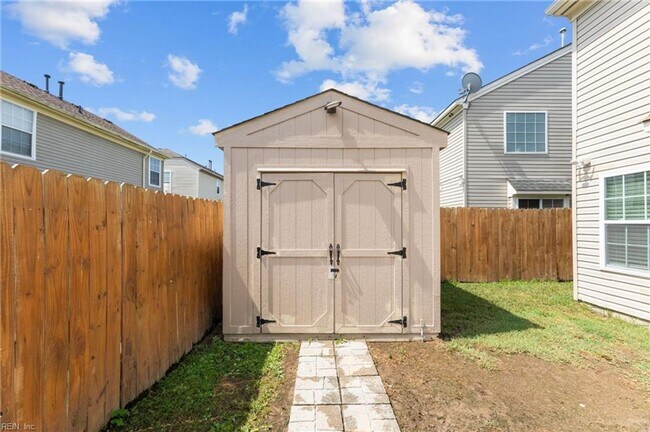Building Photo - Graystone Reserves