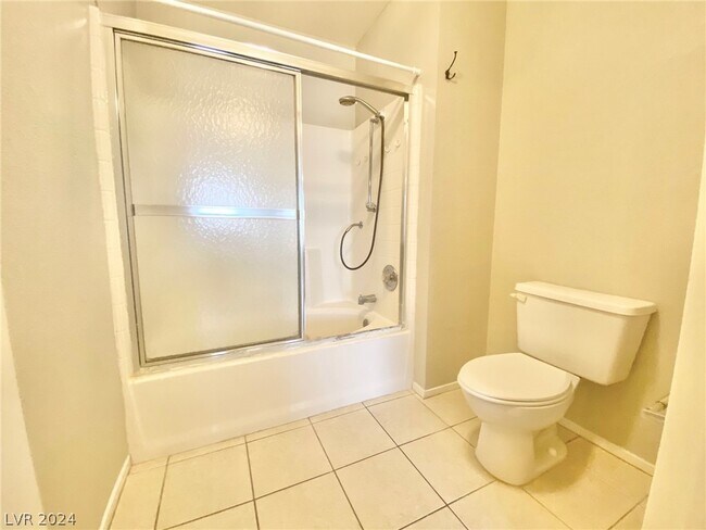 Building Photo - 8070 W Russell Rd