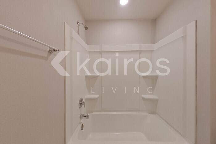 Building Photo - 4690 Malay Cir