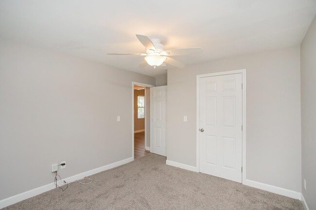 Building Photo - 1014 Douglas Ave