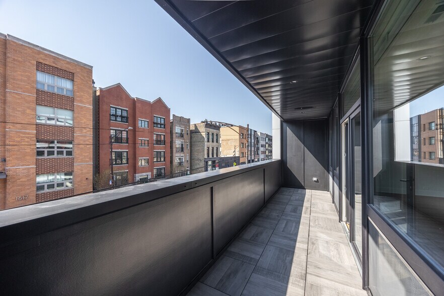 Building Photo - 1610 W Grand Ave