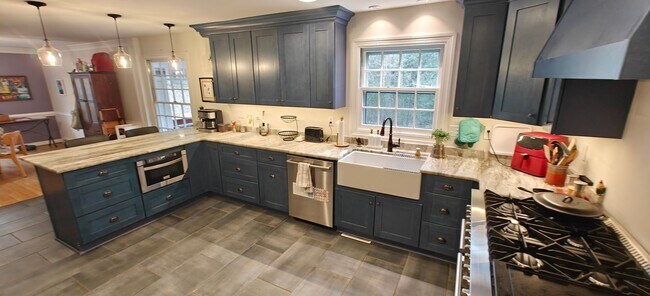 Building Photo - New renovation with River access in Midlothian