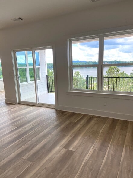 Building Photo - 1174 Ranch Marina Rd