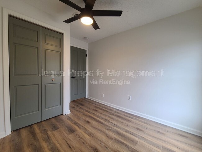 Building Photo - 556 Broadway St