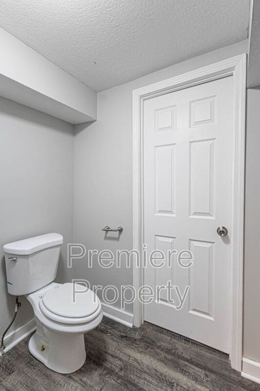 Building Photo - 7600 E 50th St