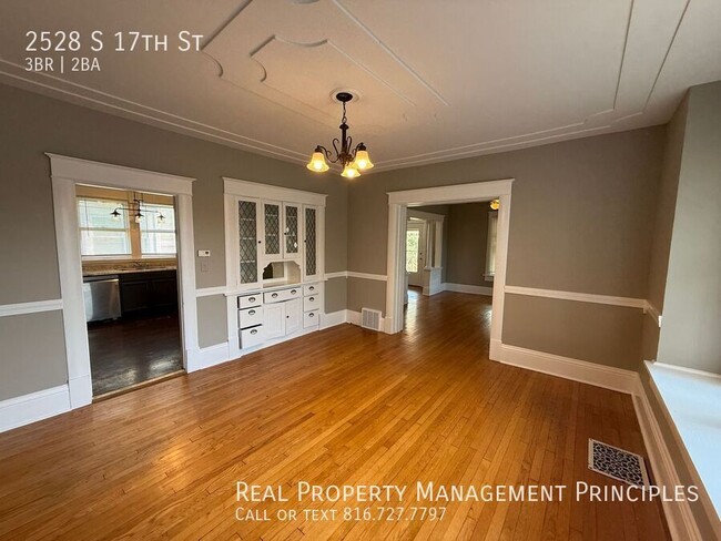 Building Photo - 2528 S 17th St