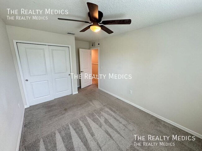 Building Photo - 1375 Painted Bunting Ave