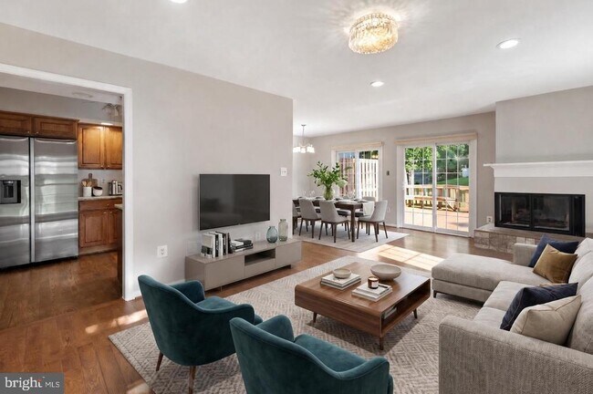 Building Photo - 3860 Waythorn Pl