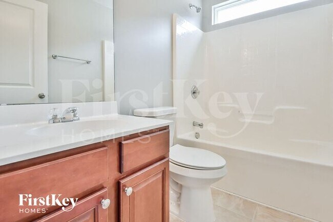 Building Photo - 7496 Northgate Dr