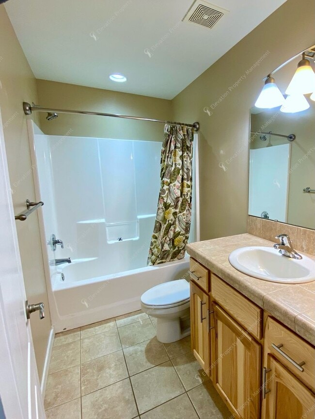 Building Photo - Designer 4BR- 2BA Home by Dry Canyon Park